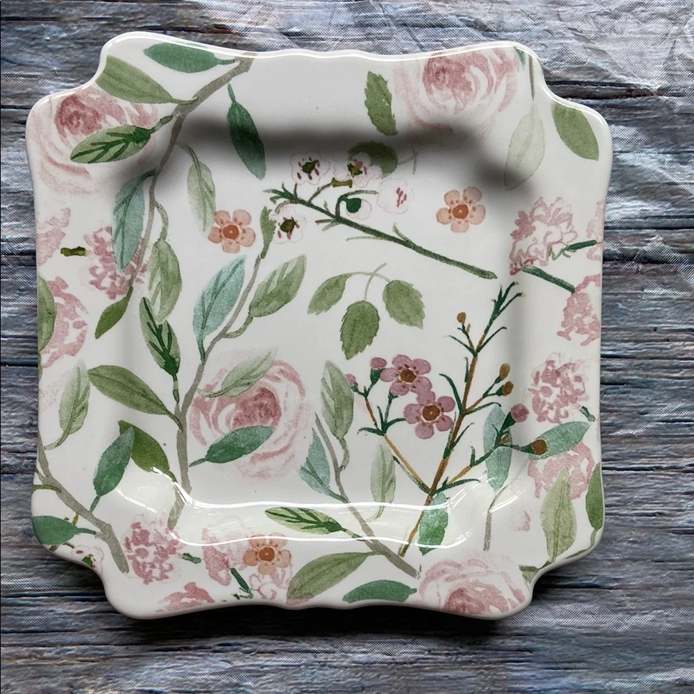 NIB Sweet Laurel 6” Dessert Plates Pink and White with Scalloped Edges - Picture 3 of 10